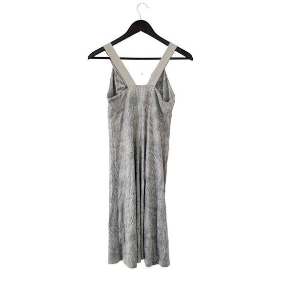 Patagonia Corinne Light Grey Printed VNeckline Athletic Tennis Dress - Picture 4 of 11